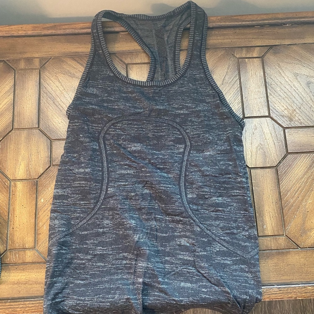 Black and Grey Lulu Lemon Swiftly Tech tank top size 8